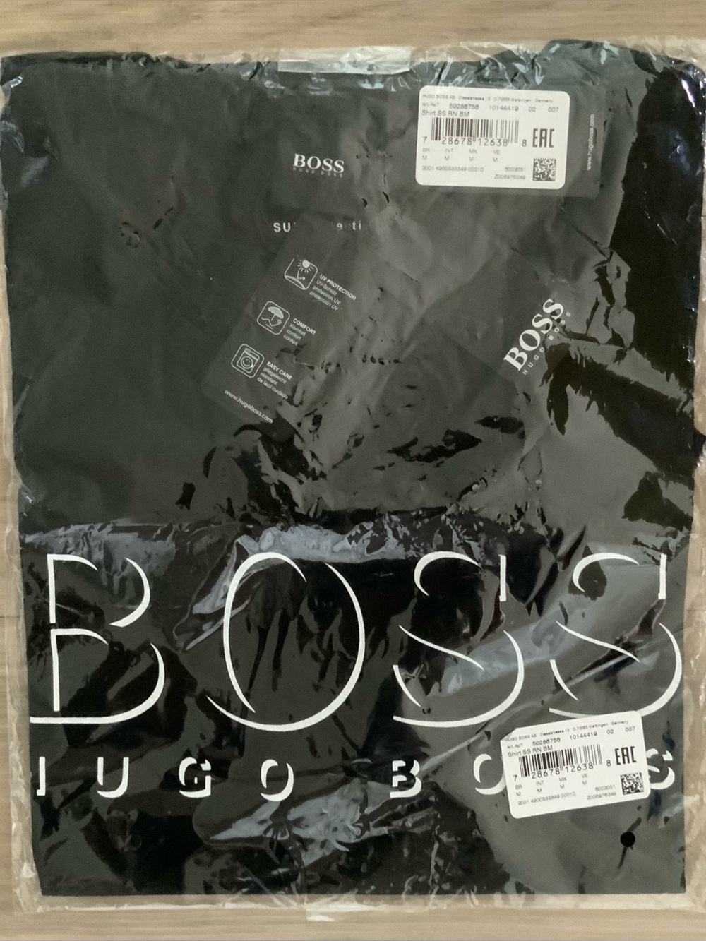 Men’s Boss T-Shirt Medium Crew neck.Last image is of used T.Did not want to open